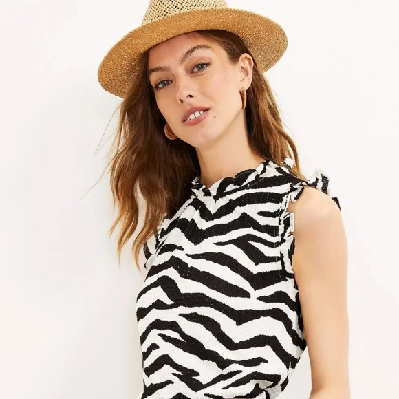 Tiger Print Textured Ruffle Top - Picture 2 of 9